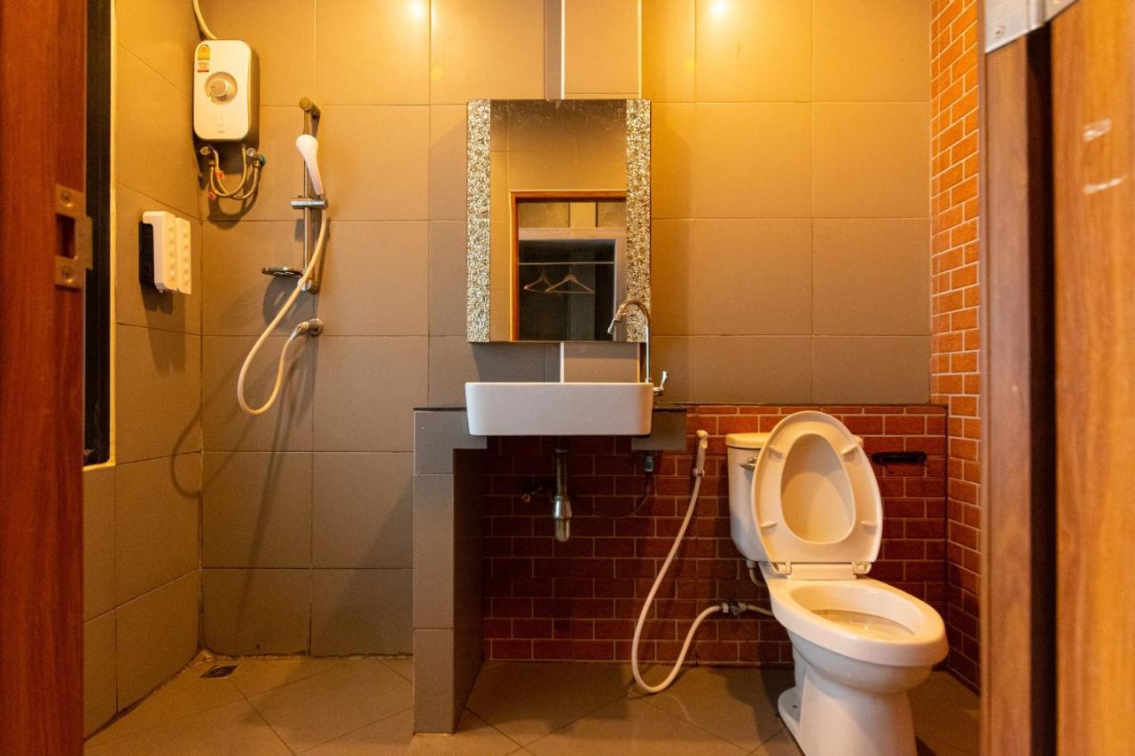 Matini Klong1 Hotel Bantalatrangszit Kültér fotó