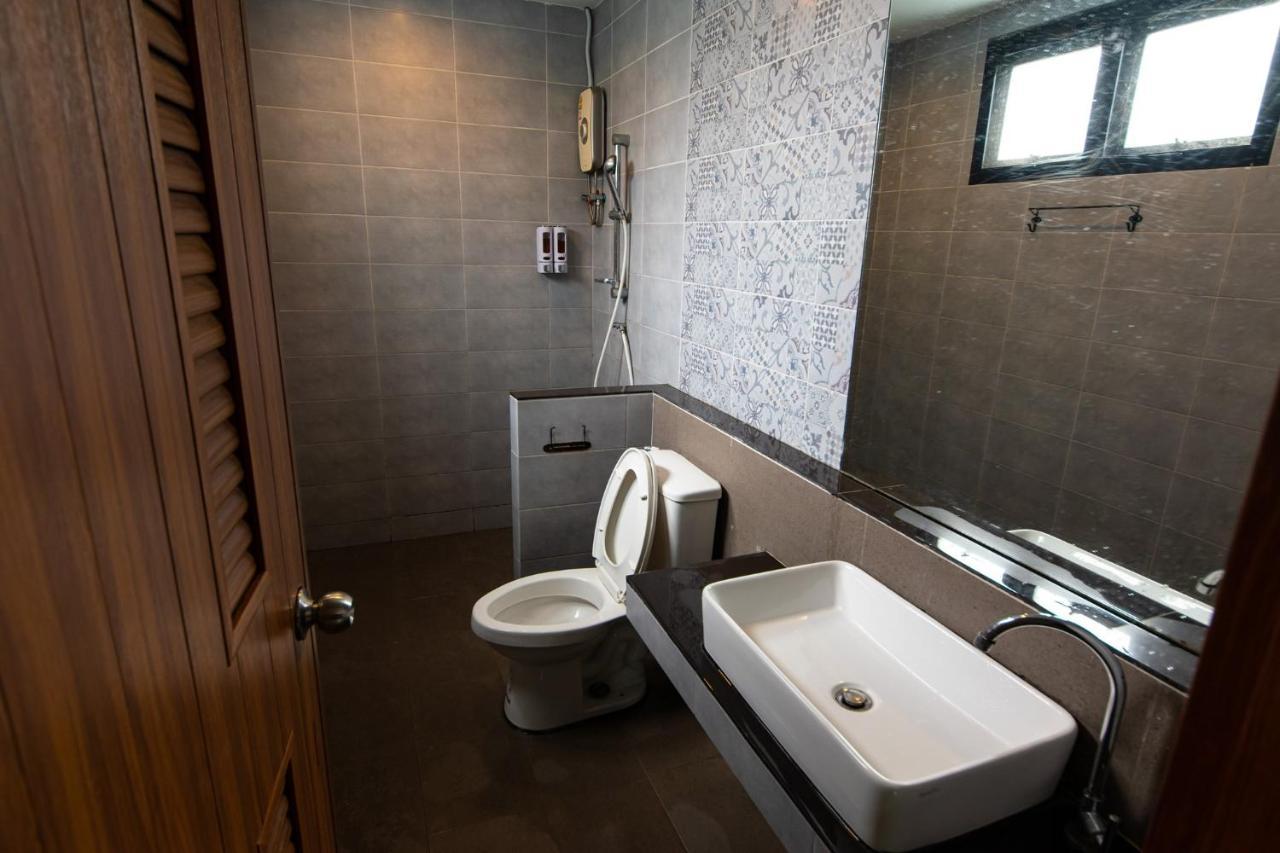 Matini Klong1 Hotel Bantalatrangszit Kültér fotó