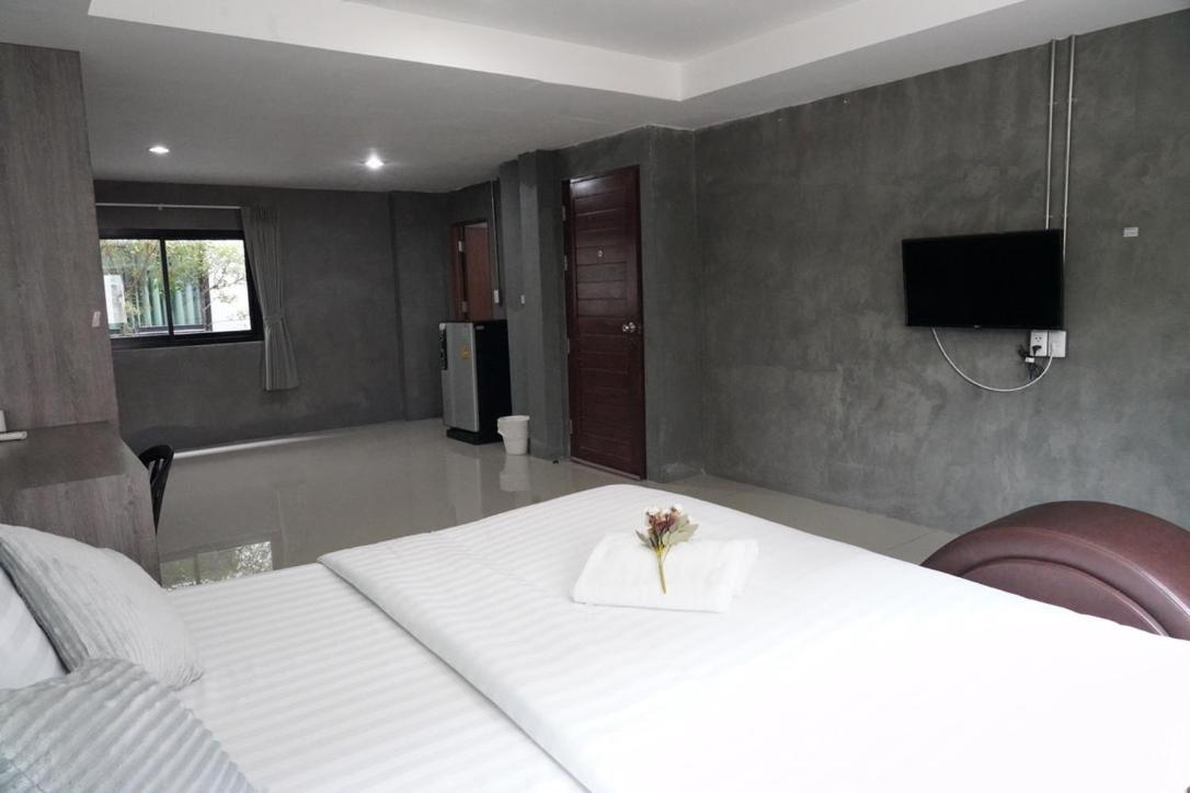 Matini Klong1 Hotel Bantalatrangszit Kültér fotó